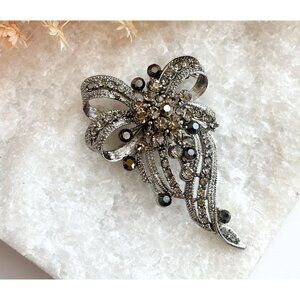 Art Nouveau Ribboned Bowtie Gray Rhinestoned Silver Toned Vintage Brooch Lapel